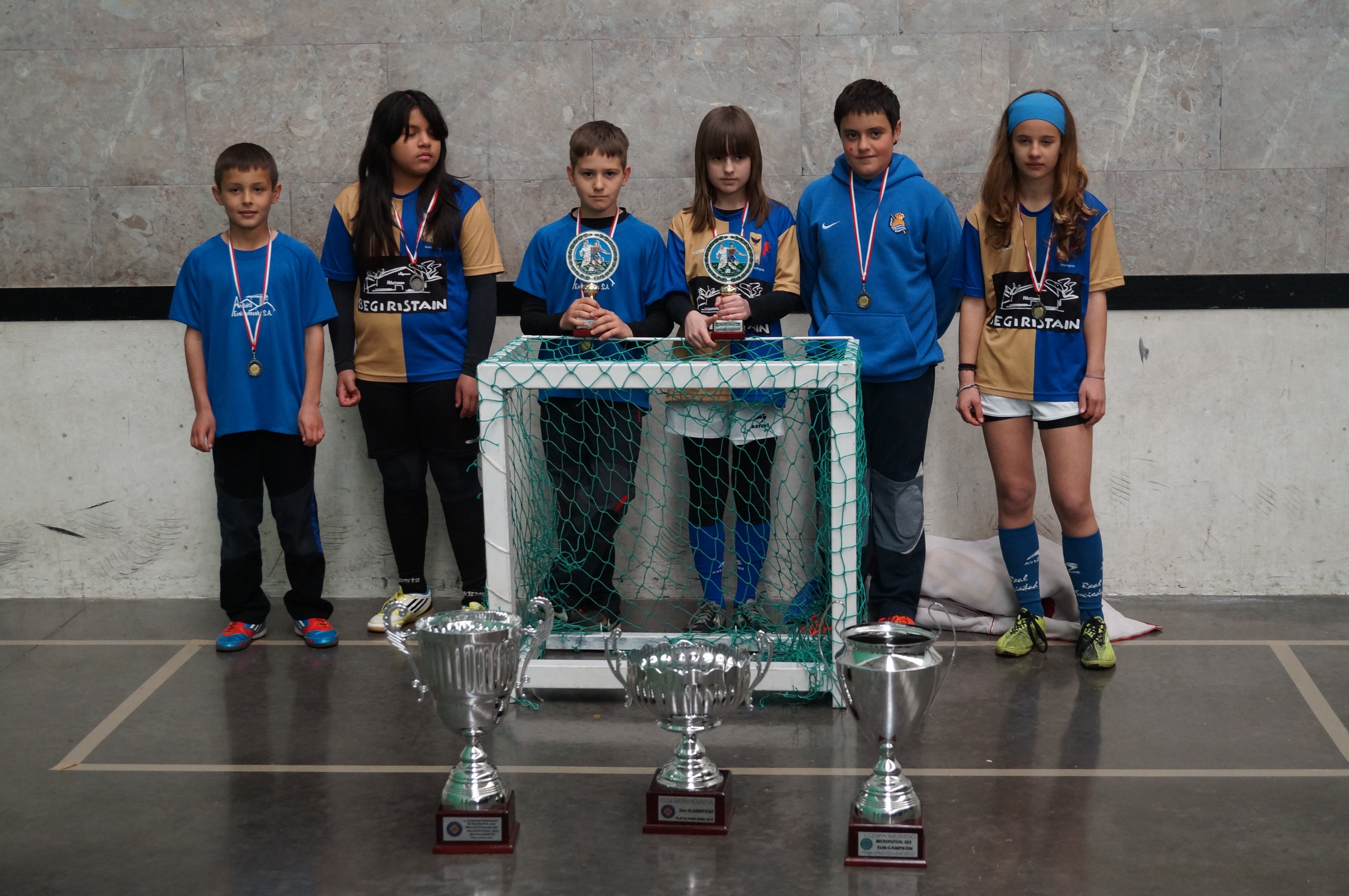 Txalburuk A masculino e Ikaztegieta femenino, se imponen en la Gipuzkoako Herri Txikietako Mikrofutsal Txapelketa.