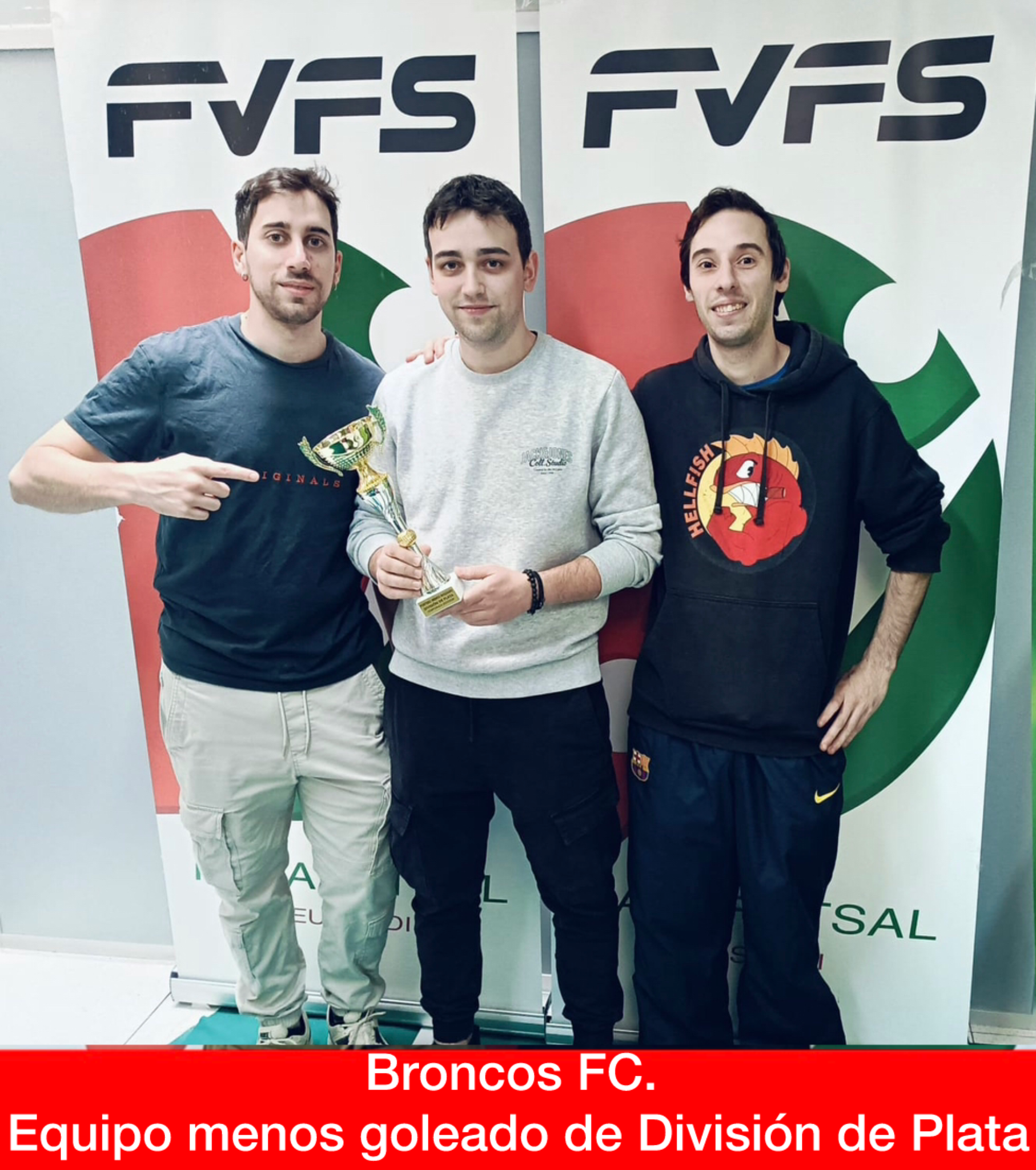 Entrega de trofeos. Premiación del equipo BRONCOS FC, equipo menos goleado de División de Plata 2025/2026. 