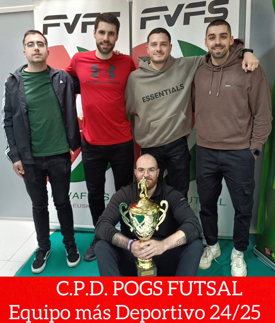 Entrega de trofeos. Premiación del equipo C.P.D. POGS Futsal, trofeo Venancio Aguirre al equipo más Deportivo 2024/2025 de todas las categorías de la entidad.