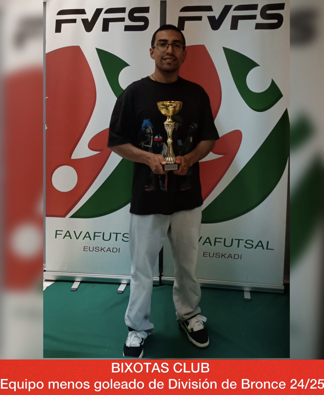 Entrega de trofeos. Premiación del equipo Bixotas Club, equipo menos goleado de División de Bronce 2024/2025.