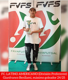 Entrega de trofeos. Premiación de Gianfranco Benllami del equipo F.C. Latino Americano, máximo goleador de División Preferente 2024/2025.
