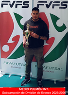Entrega de trofeos. Premiación del equipo MEDIO PULMÓN INT., Subcampeón de División de Bronce en la temporada 2025/2026.