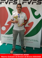 Entrega de trofeos. Premiación de Ander González del equipo Cubiertas Jesan, máximo goleador de División de Bronce 2025/2026.
