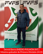 Entrega de trofeos. Premiación de Deivid Sierra, máximo goleador de Primera División 2024/2025.